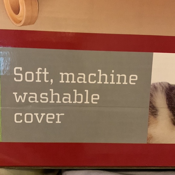 Deluxe Kitty Sill with Bolster a cuddly spot for your cat with a bird’s-eye view - Picture 4 of 10